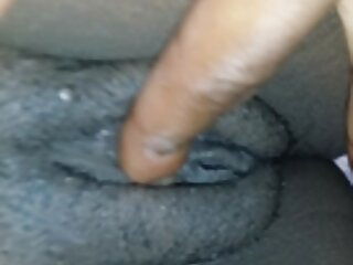 Busty سنہرے بالوں والی دھچکا ہو جاتا ہے تمام چوکوں کی مدد پر ساحل سمندر پر